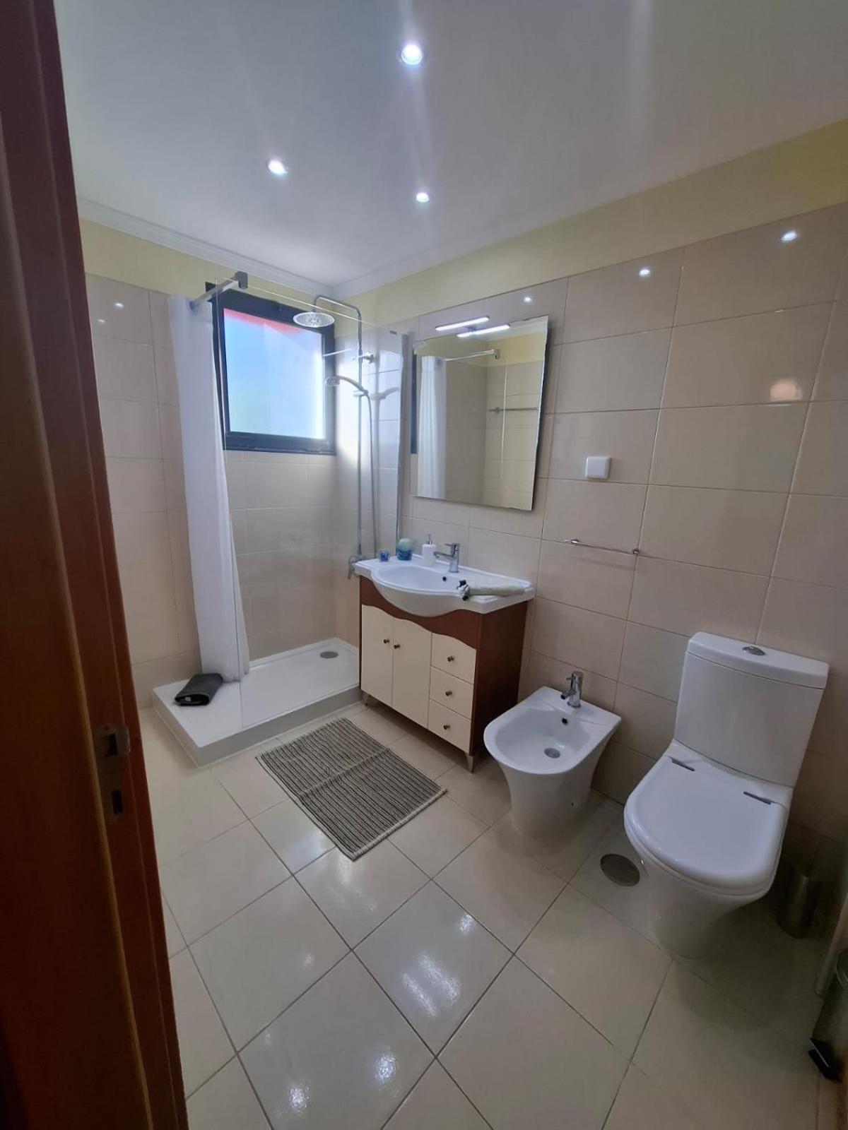 Cozy And Bright Apartment Machico  Esterno foto