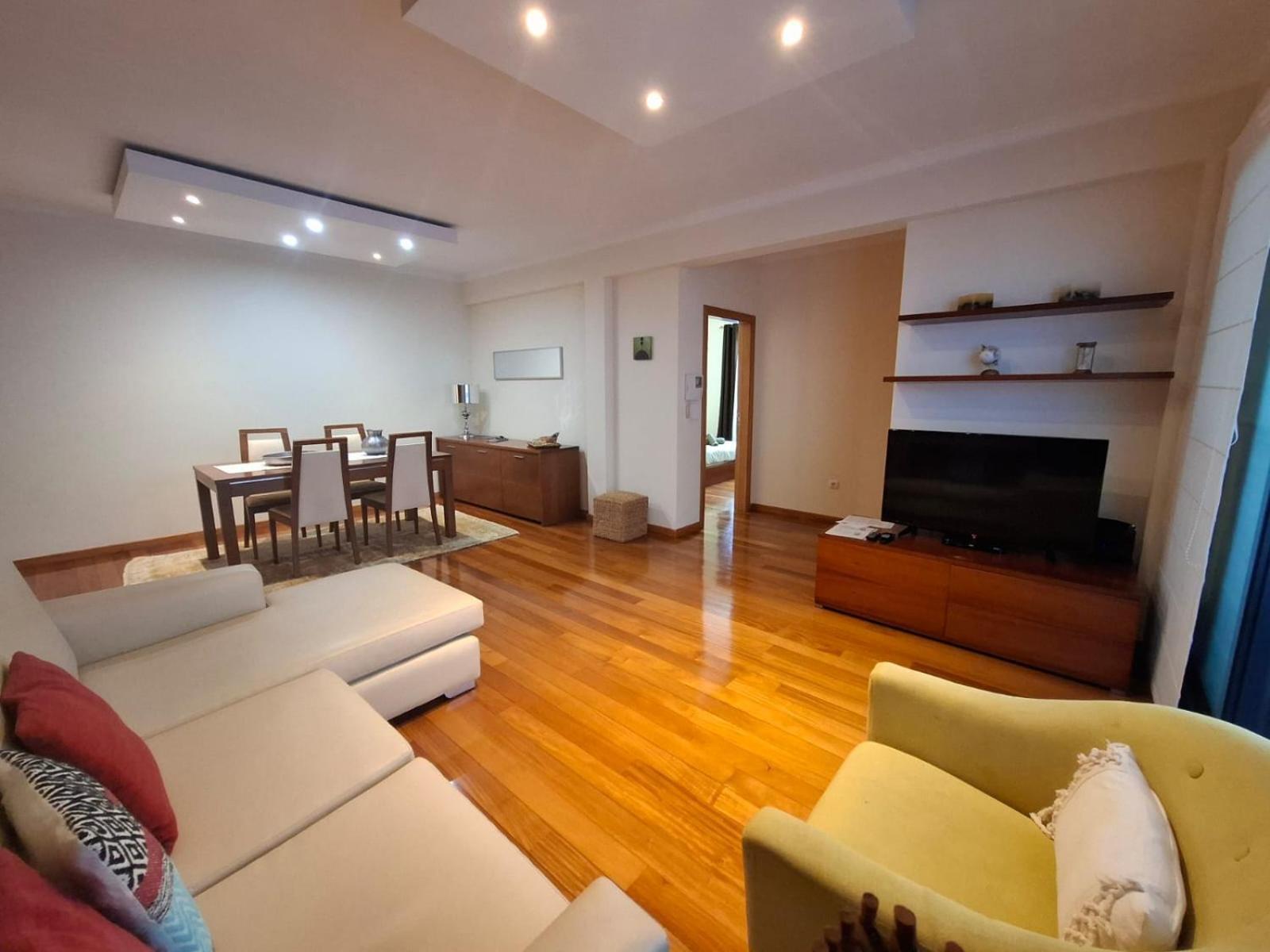 Cozy And Bright Apartment Machico  Esterno foto