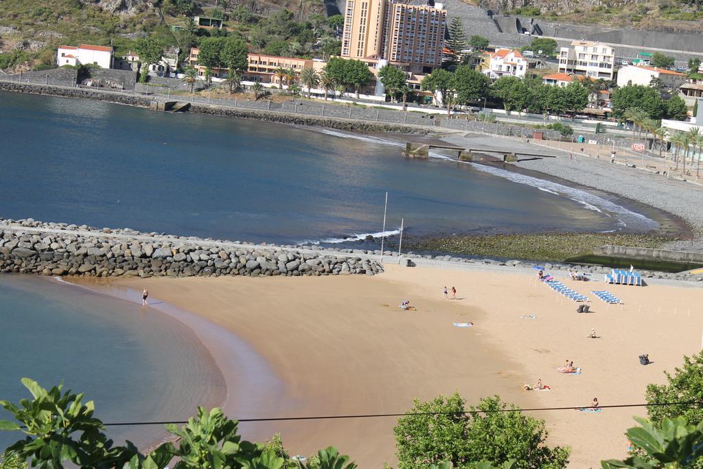 Cozy And Bright Apartment Machico  Esterno foto